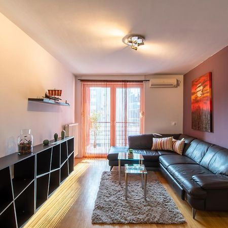 Flexible Selfcheckins 31 - Zagreb - Garage - Loggia - New Apartment Exterior photo